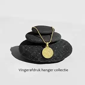 Hanger met vingerafdruk van Silent Memories in Amsterdam juwelierswinkel
