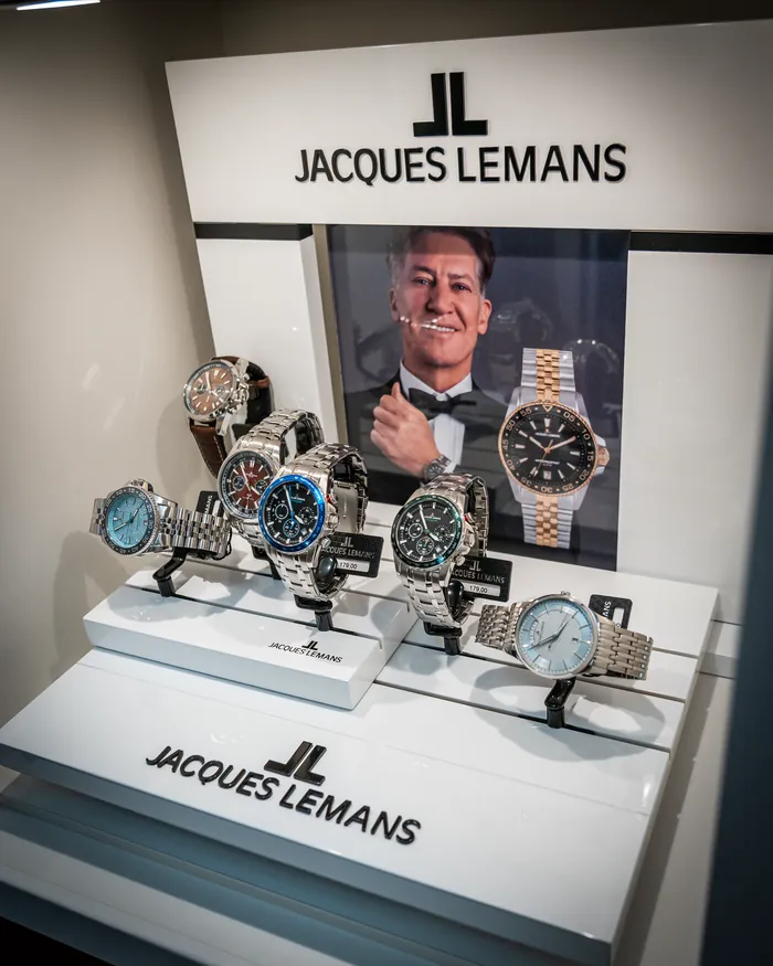 Collectie Jacques Lemans herenhorloges op display bij Stork Juweliers Amsterdam